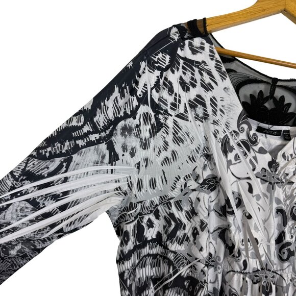 Apt. 9 Graphic Print Tunic Top 2X Sheer Lace Detail Black White Shark Bite Hem - Picture 4 of 11